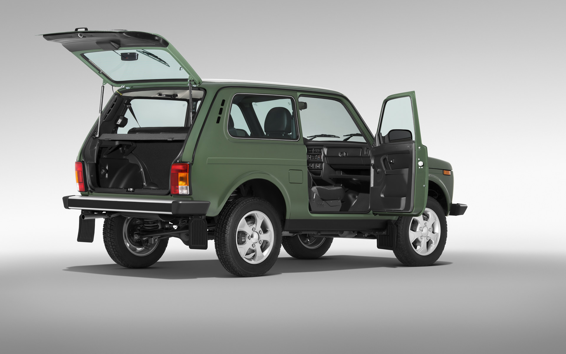 /img/cars/1637051926-exterior_lada_4x4_3_dv_3.jpg
