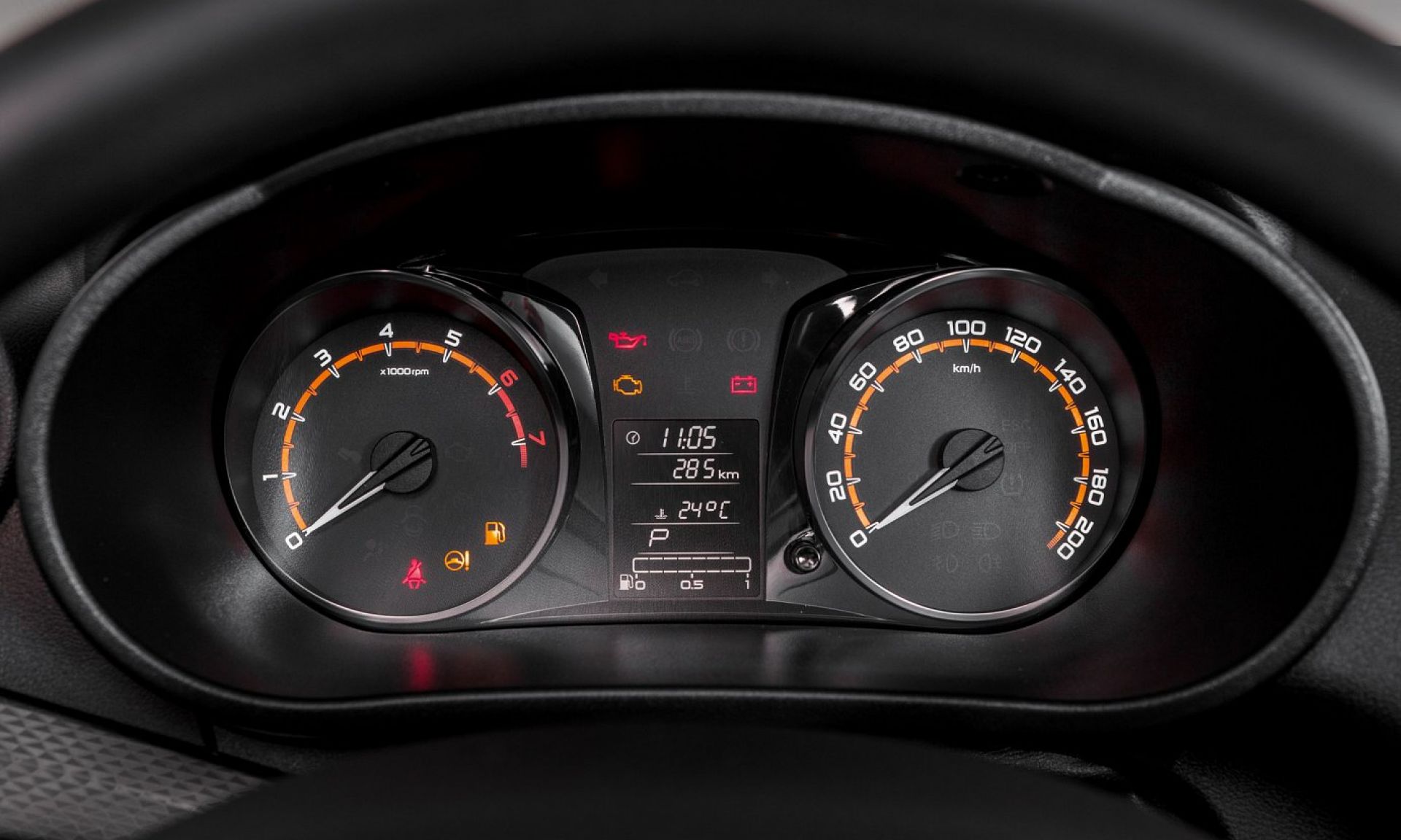 /img/cars/1637052088-interior_lada_Granta_sedan_6.jpg