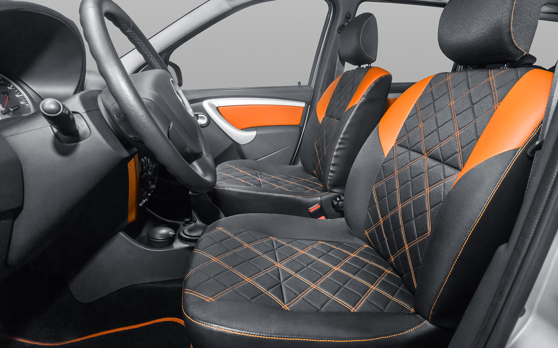 /img/cars/1637052162-interior_lada_Largus_Cross_4.jpg