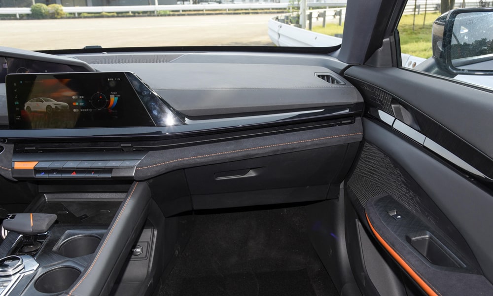 /img/cars/1674547185-uni-v-14.jpg
