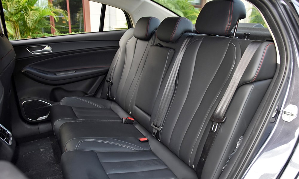/img/cars/1680009879-s5-16.jpg