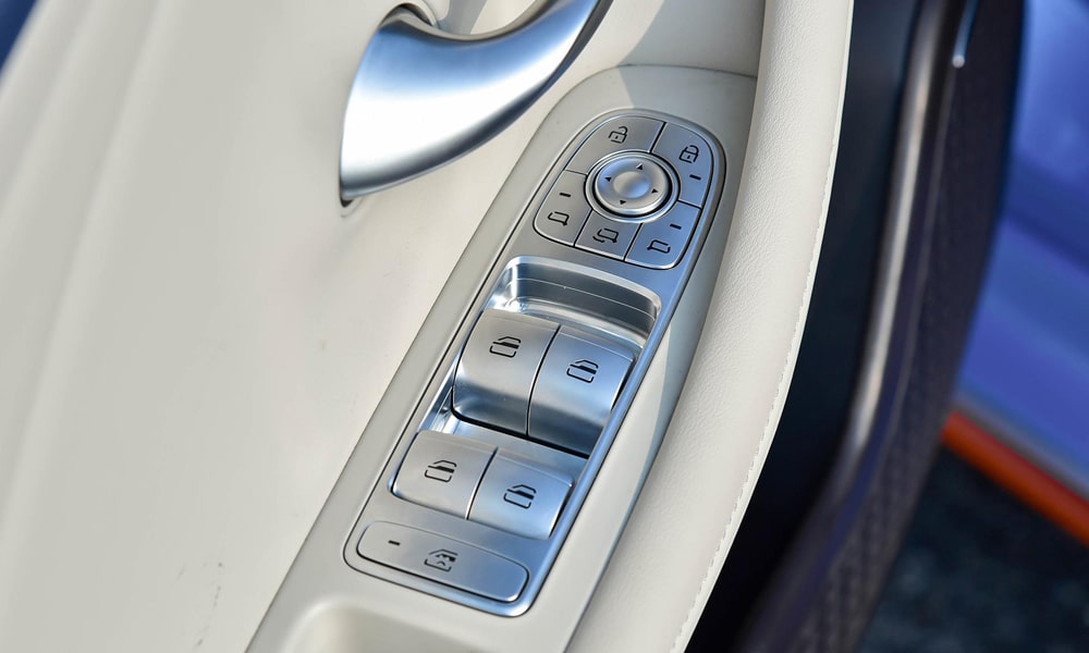 /img/cars/1680073680-arrizo-8-23.jpg