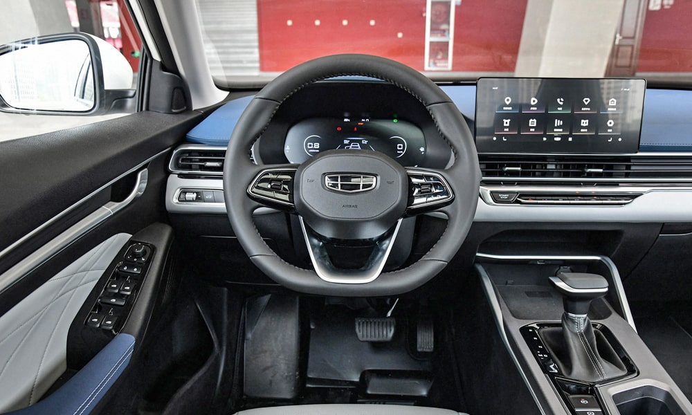 /img/cars/1690531307-emgrand-13.jpg