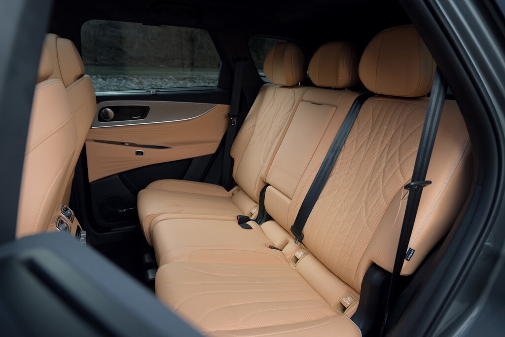/img/cars/1713449626-jaecoo_j8_1197920.jpg